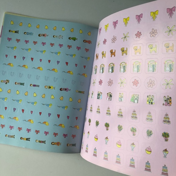 I am flower girl. Activity and Sticker book - Picture 11 of 12